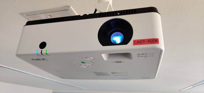 800px-nec-cast-r206.jpg 800px-nec-cast-r206.jpg